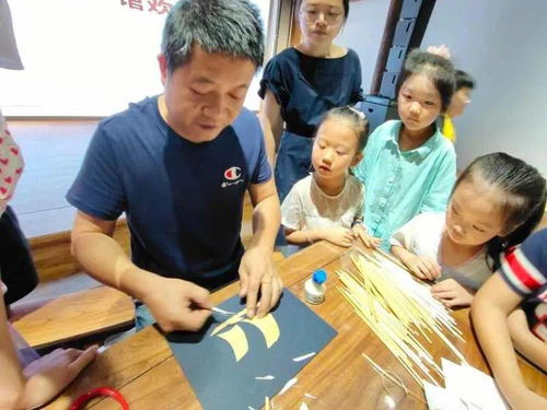 非遺進(jìn)社區(qū)之麥秸畫(huà)制作